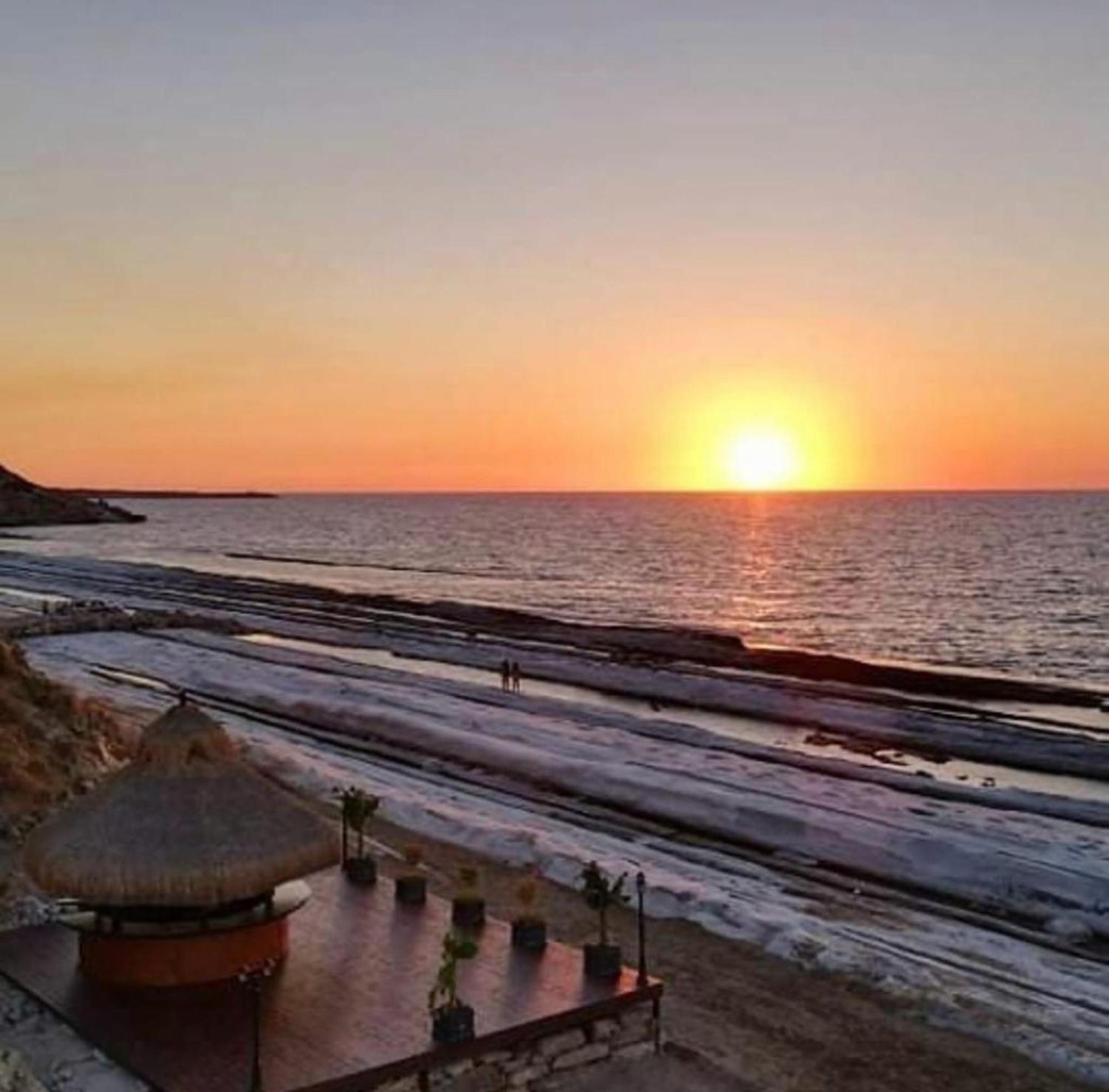 Luxurious Seafront Penthouse Apartment Kyrenia  Exterior photo