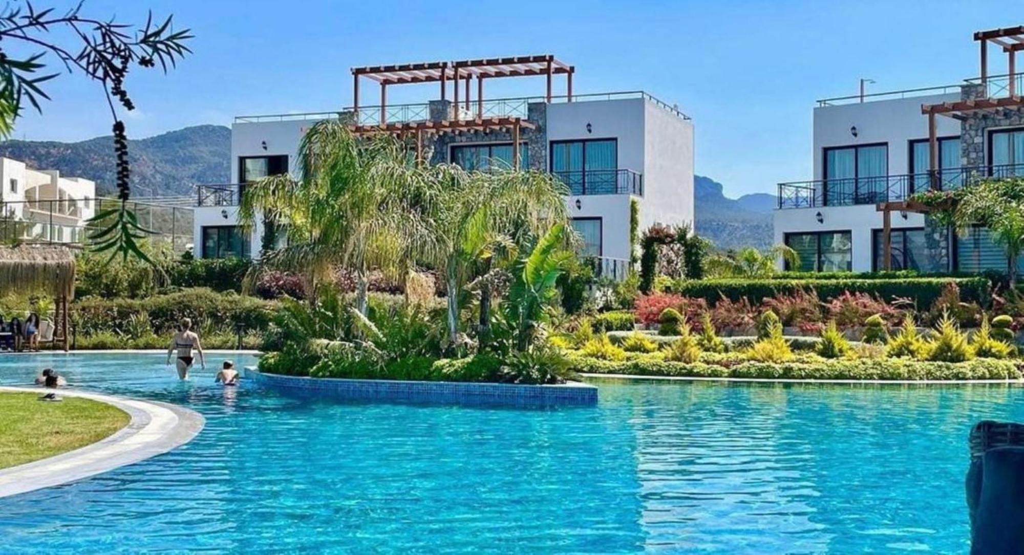 Luxurious Seafront Penthouse Apartment Kyrenia  Exterior photo
