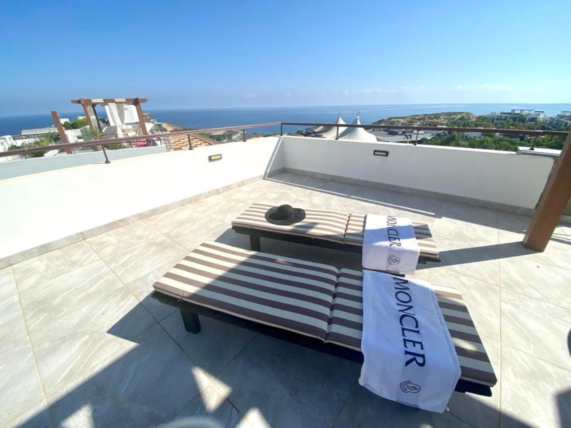 Luxurious Seafront Penthouse Apartment Kyrenia  Exterior photo